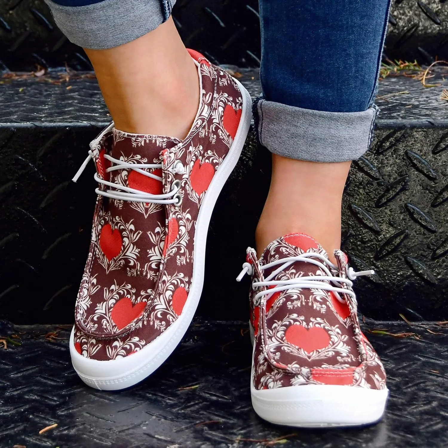 Gumipy Women's Canvas Shoes Valentine's Day Lace-Up Loafers Love Heart Print Sneaker Comfortable Lightweight Walking Shoes