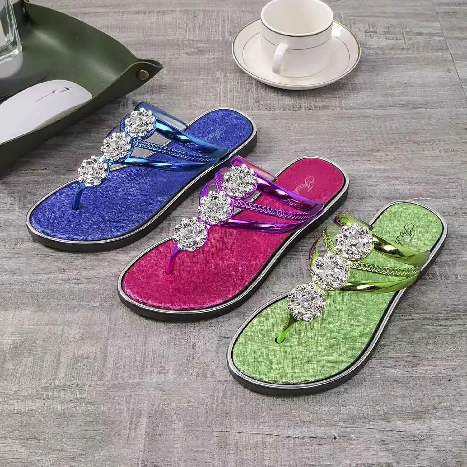 Womens Flip Flops Beach Comfort Thong Style Sandals in Summer Womens Wide Width Slippers with Arch Support