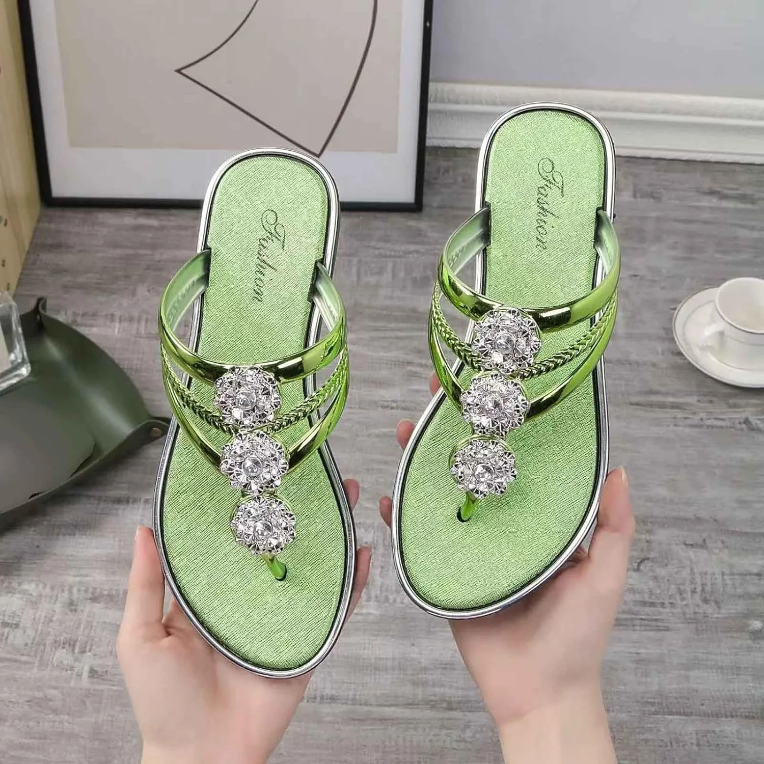 Womens Flip Flops Beach Comfort Thong Style Sandals in Summer Womens Wide Width Slippers with Arch Support